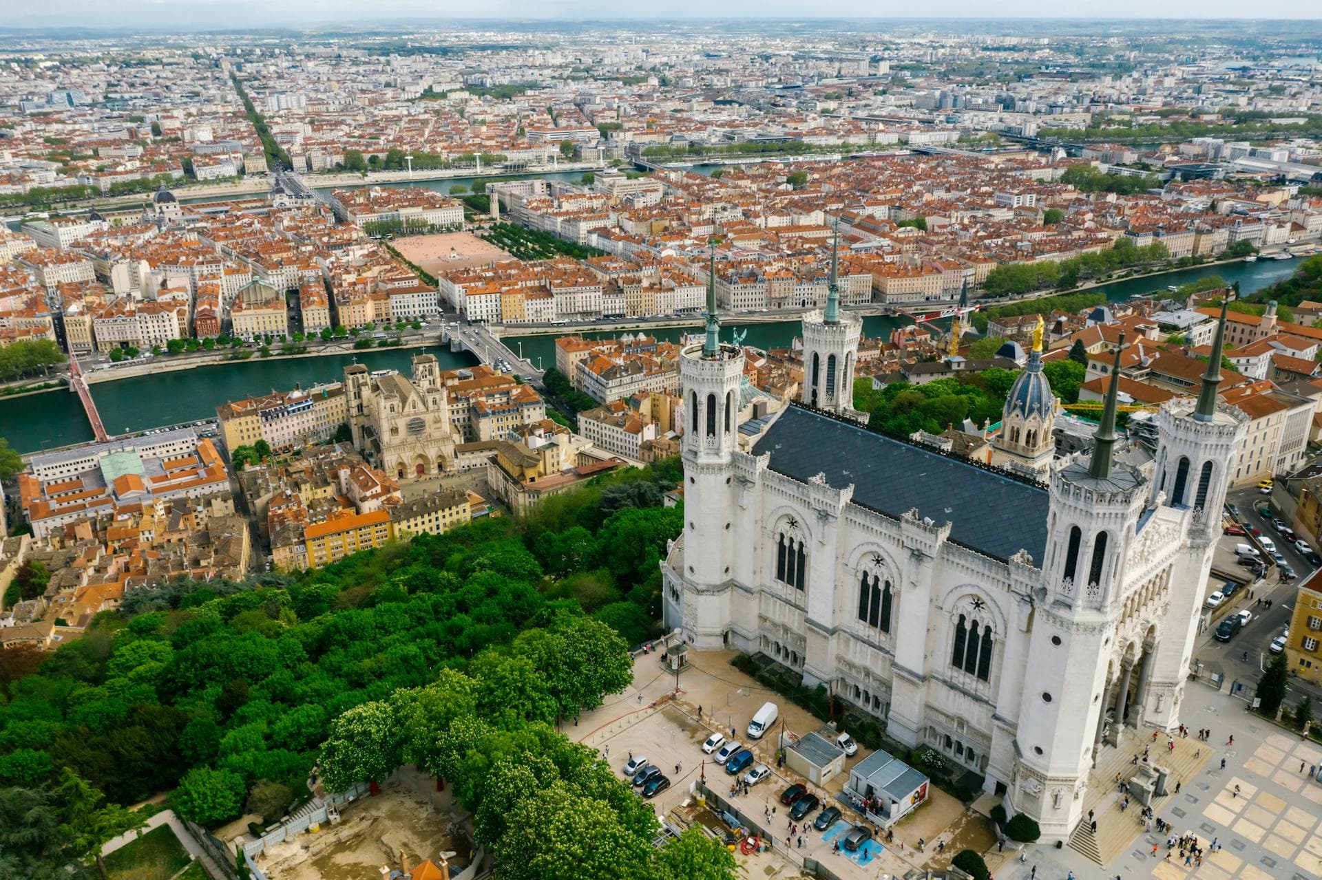 Vue aérienne de Notre-Dame de Fourvière, Lyon